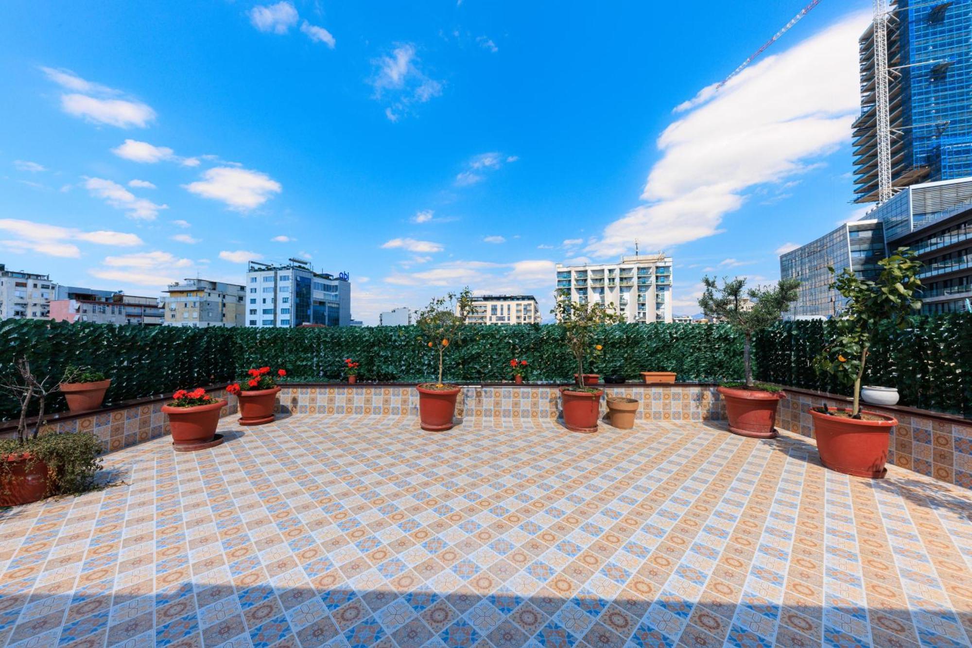 Syncron Centre Skyline Rooftop Tirana Apartments Extérieur photo